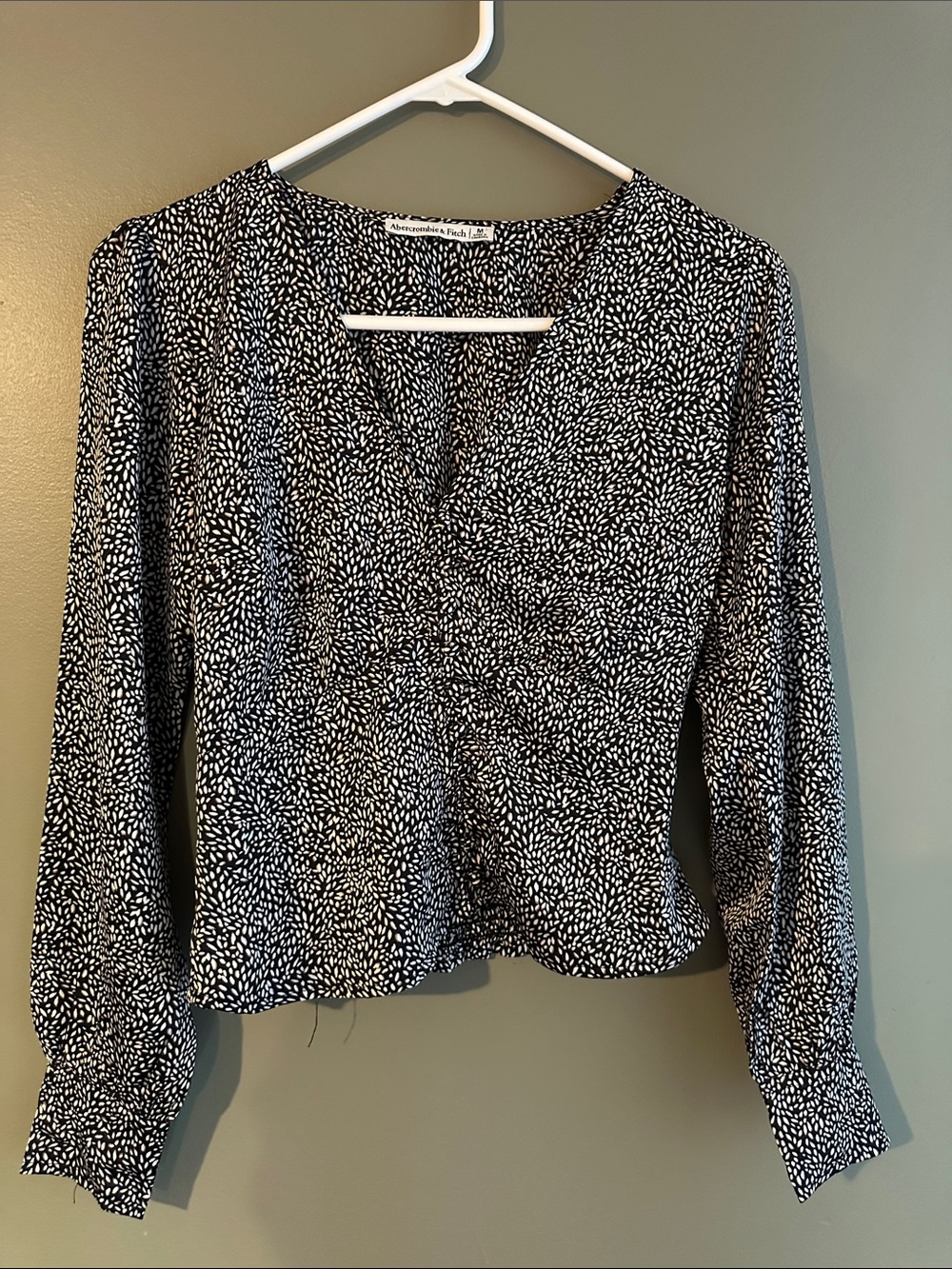 Abercrombie & Fitch Black and White Printed V-Neck Blouse